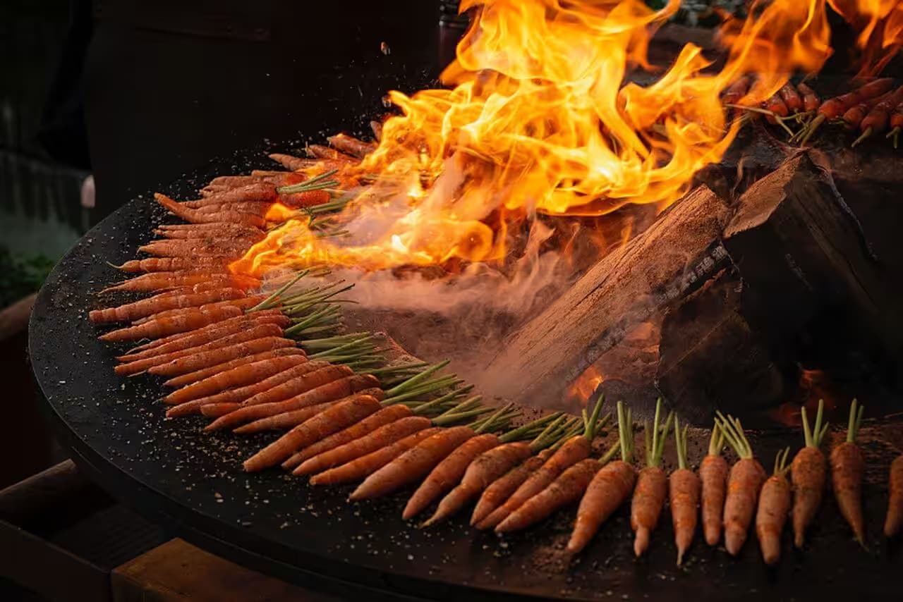Karotten grillen auf offenem Feuer
