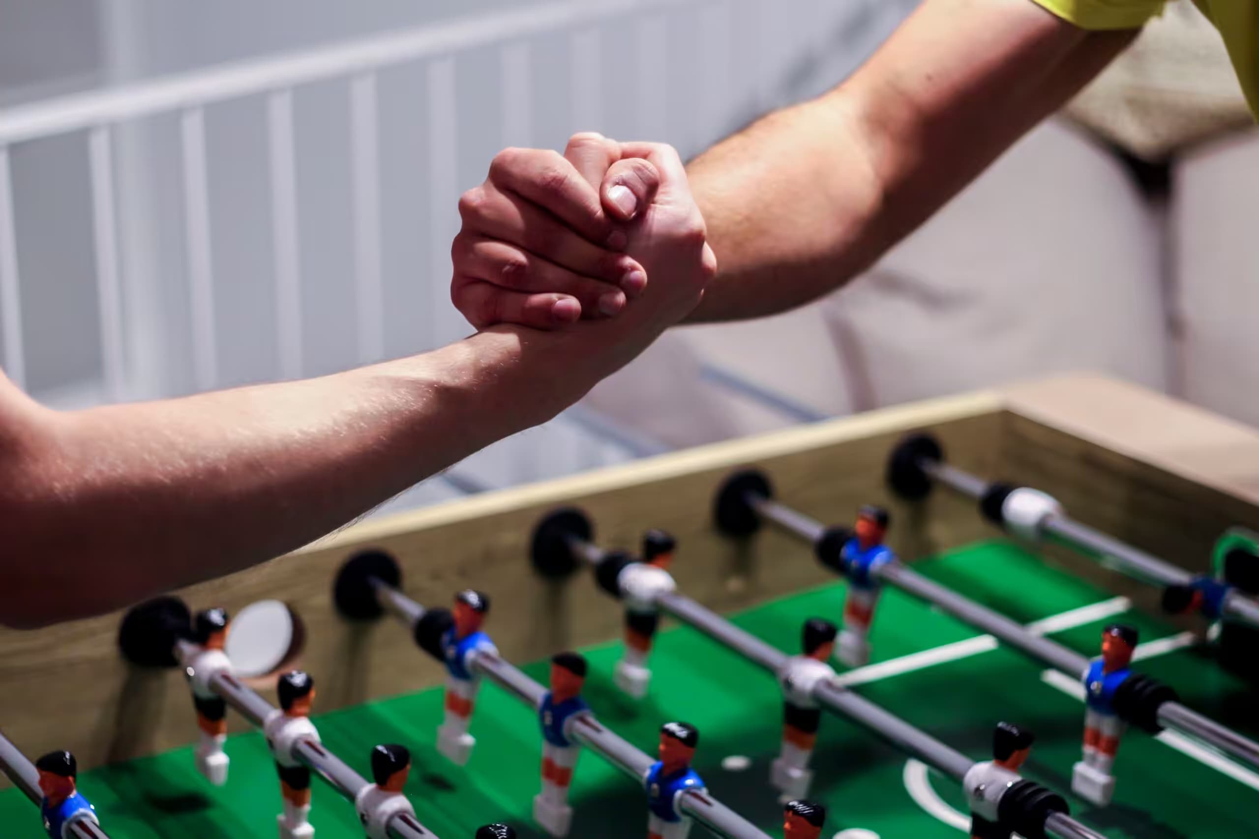Kickertisch bauen als Teamevent