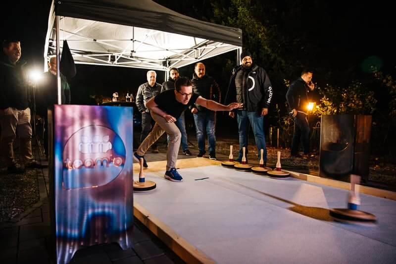 Eisstockschießen als Weihnachtsfeier und Teambuilding