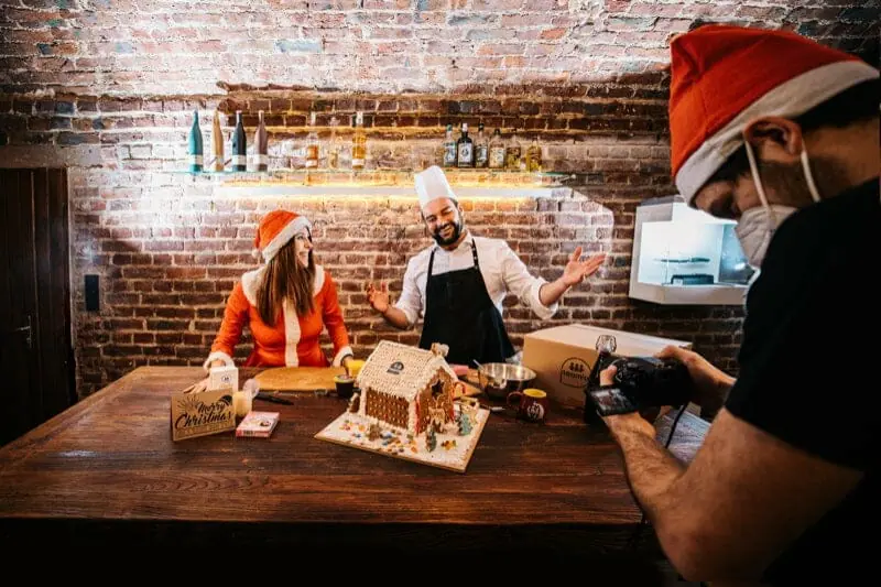 Digitale Weihnachtsfeier Lebkuchenhaus backen