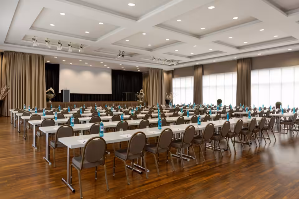 Ballsaal Konferenzraum Ramada Hotel Düsseldorf Ratingen