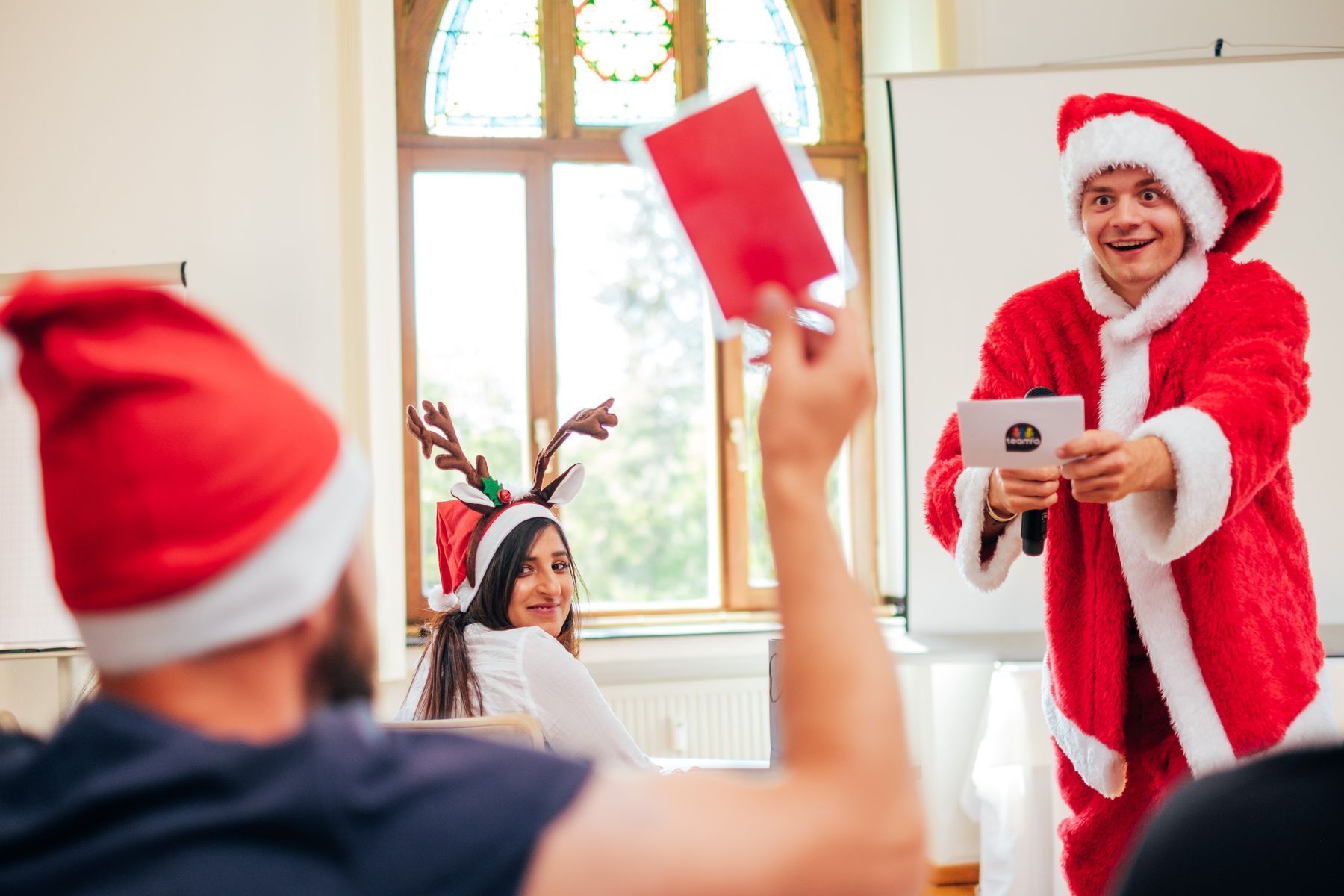 Unterhaltsame Quiz Show zur Weihnachtsfeier