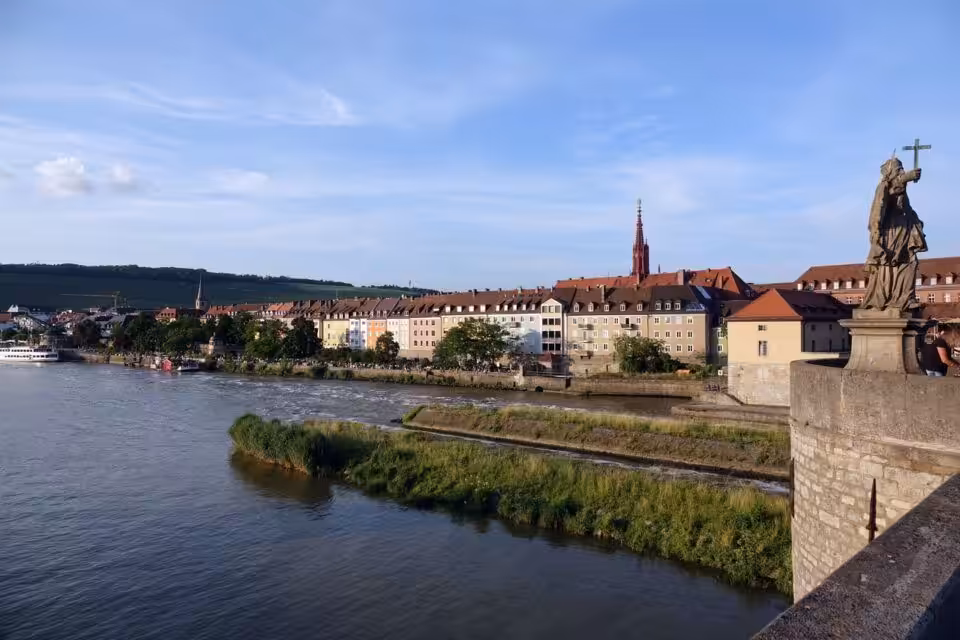 Würzburg Stadtansicht von der Alten Mainbrücke